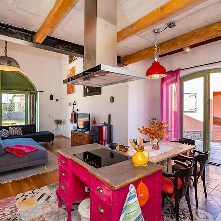 Сasa de vacaciones 1 Bedroom Pet Friendly In Ražanac
