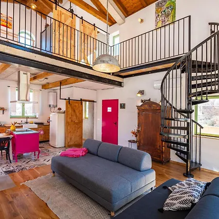 Dom wakacyjny 1 Bedroom Pet Friendly In *